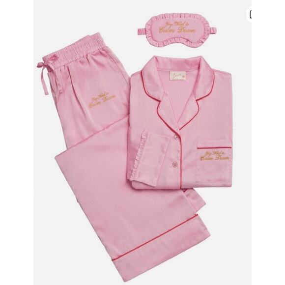 Taylor Swift three-piece pajama set. “￼You need to calm down.” - Picture 1 of 4